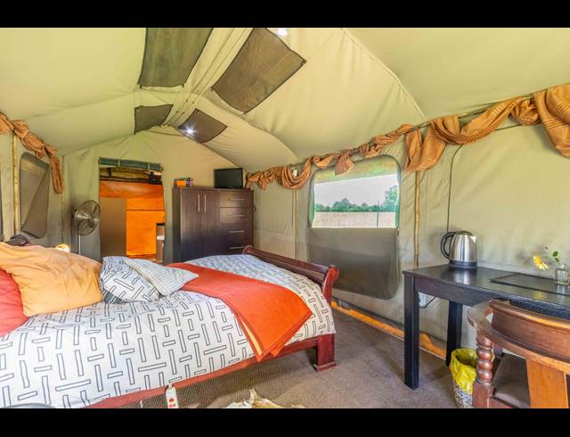8 BEDROOM BED & BREAKFAST FOR SALE IN MOOILANDE